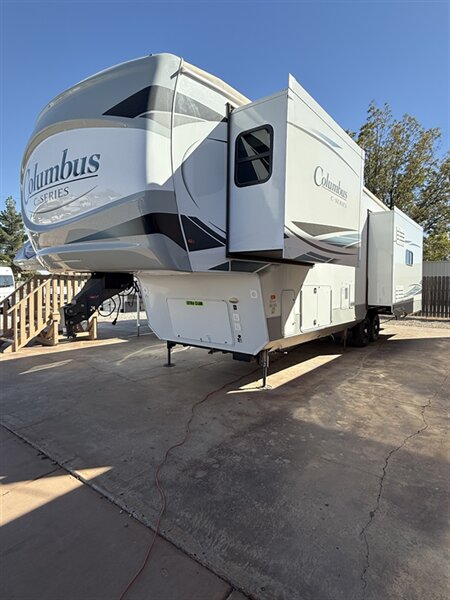 2022 Palomino Columbus C-Series 329DVC, $ 47,750