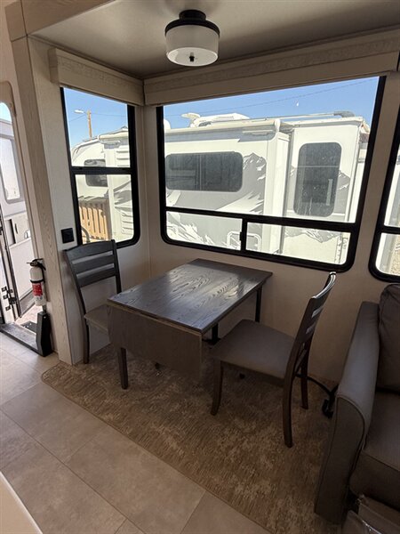 2022 Palomino Columbus C-Series 329DVC, $ 47,750