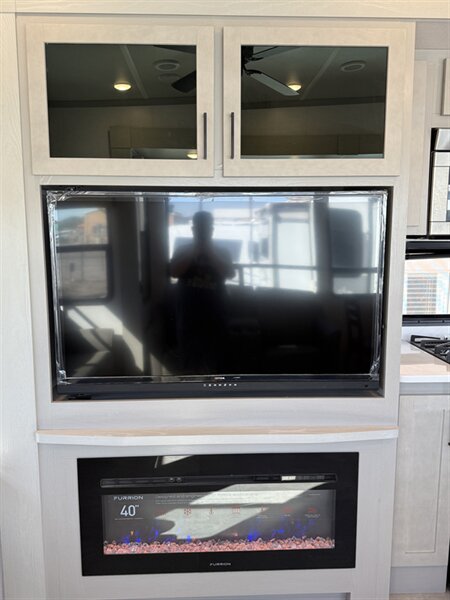 2022 Palomino Columbus C-Series 329DVC, $ 47,750