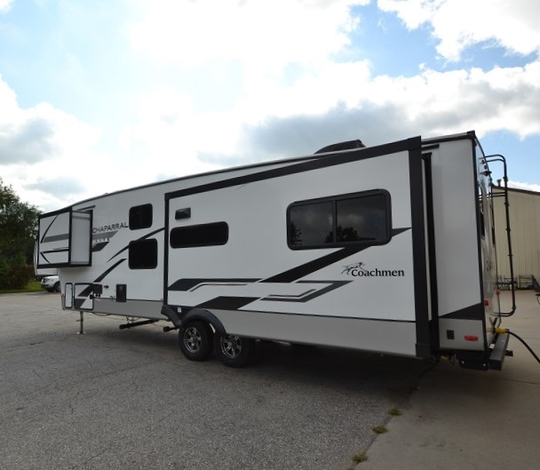 2023 Coachmen Chaparral Lite 30BHS, $ 44,990