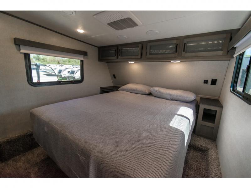 2022 Coachmen Chaparral Lite 274BH, $ 42,990