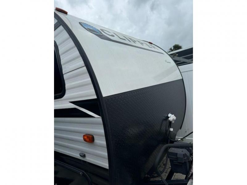 2022 Coachmen Clipper Ultra-Lite (Single Axle) 17B, $ 14,500