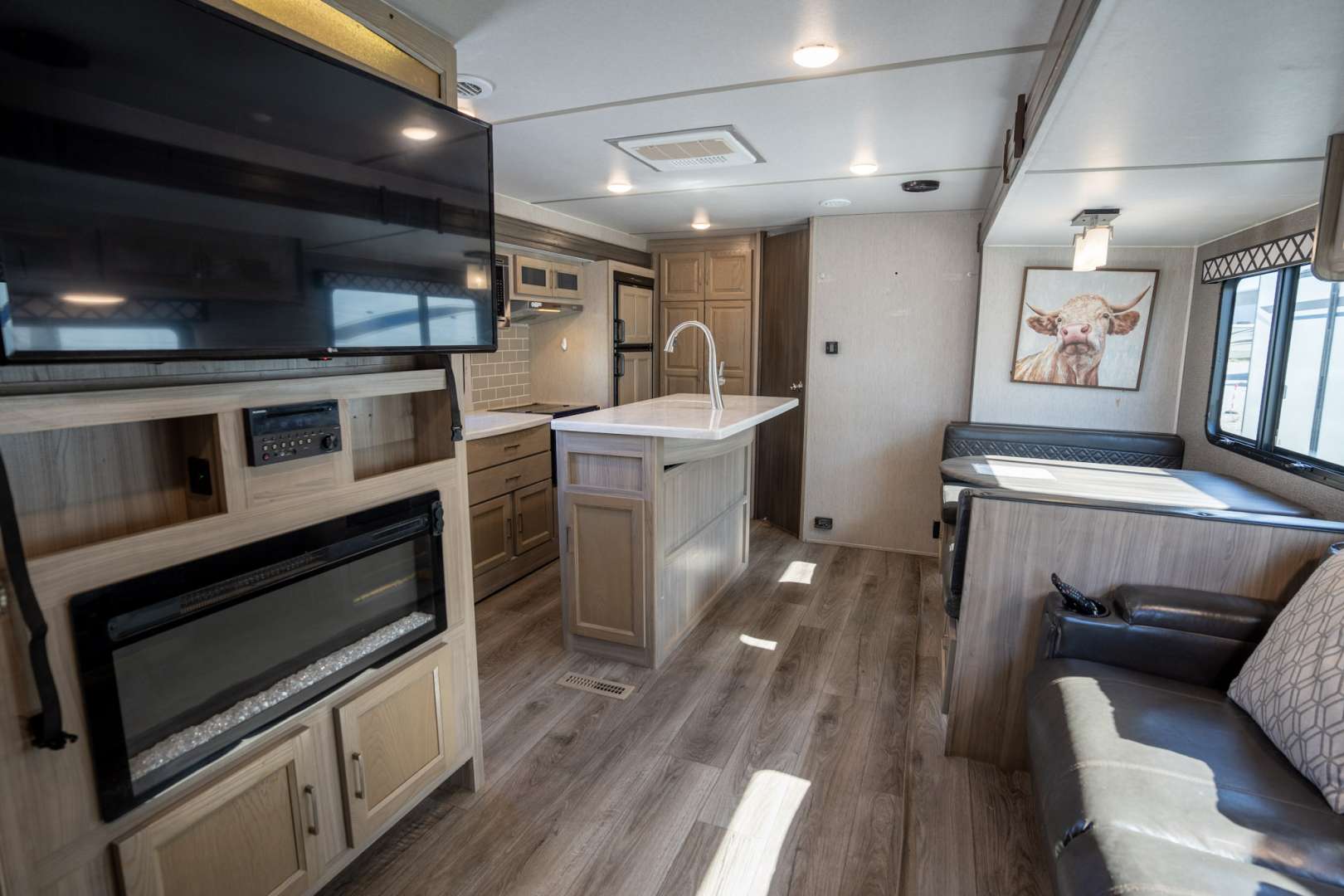 2020 Coachmen Freedom Express Liberty Edition 320B, $ 27,995
