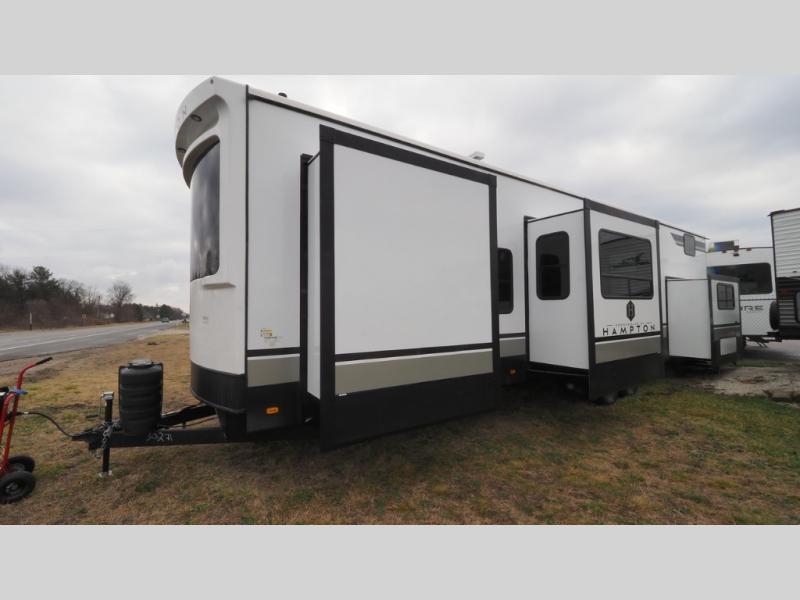 2025 CrossRoads Hampton HP388FKL, $ 104,305