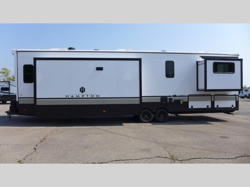 2025 CrossRoads Hampton HP395BAM, $ 108,875