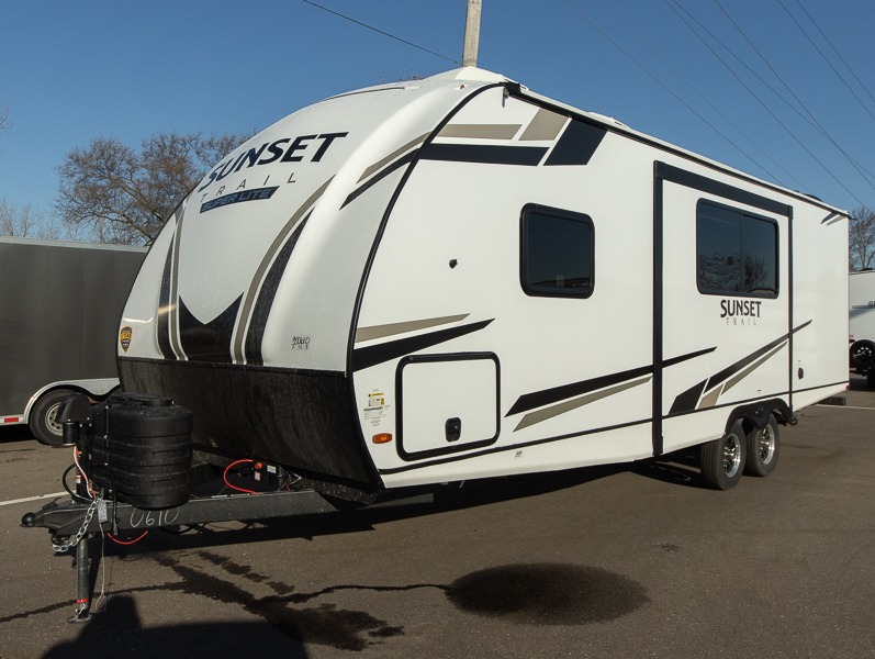 2024 CrossRoads Sunset Trail Super Lite SS242BH, $ 28,990