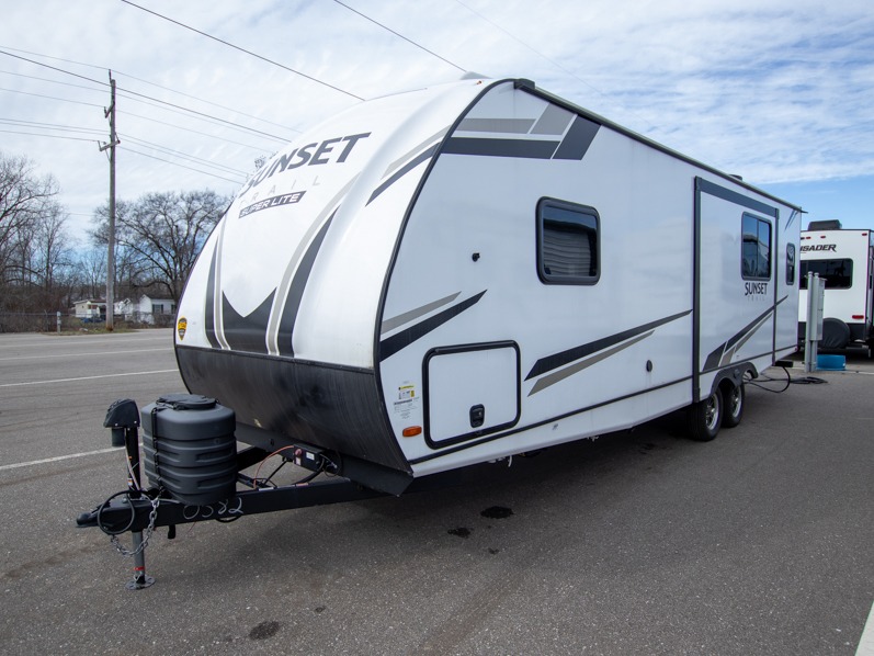 2024 CrossRoads Sunset Trail Super Lite SS258RD, $ 29,990