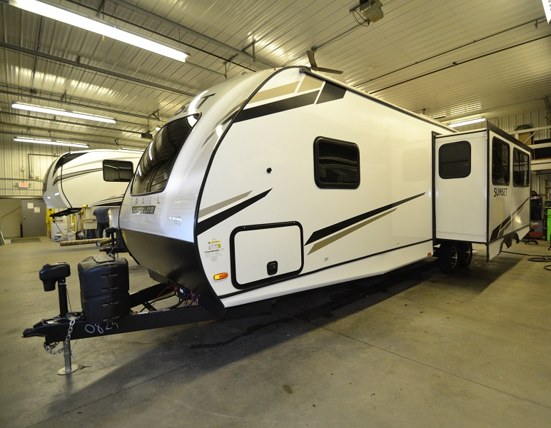 2023 CrossRoads Sunset Trail Super Lite SS285CK, $ 34,990